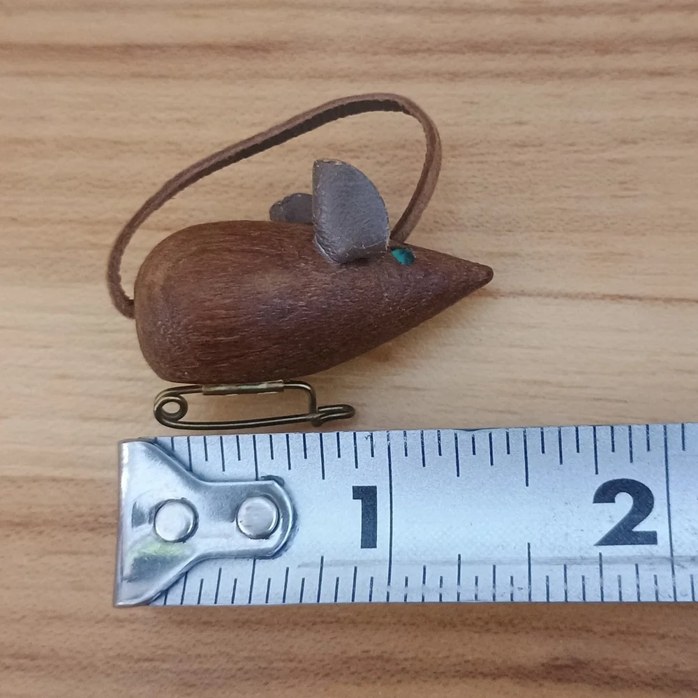 Vintage 60s Teak Wood Figure Mouse Pin Green Rhinestone Eyes - Picture 5 of 5